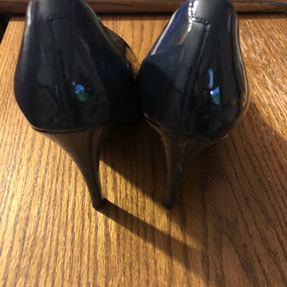 Navy patient leather heels size 7 - Picture 3 of 6